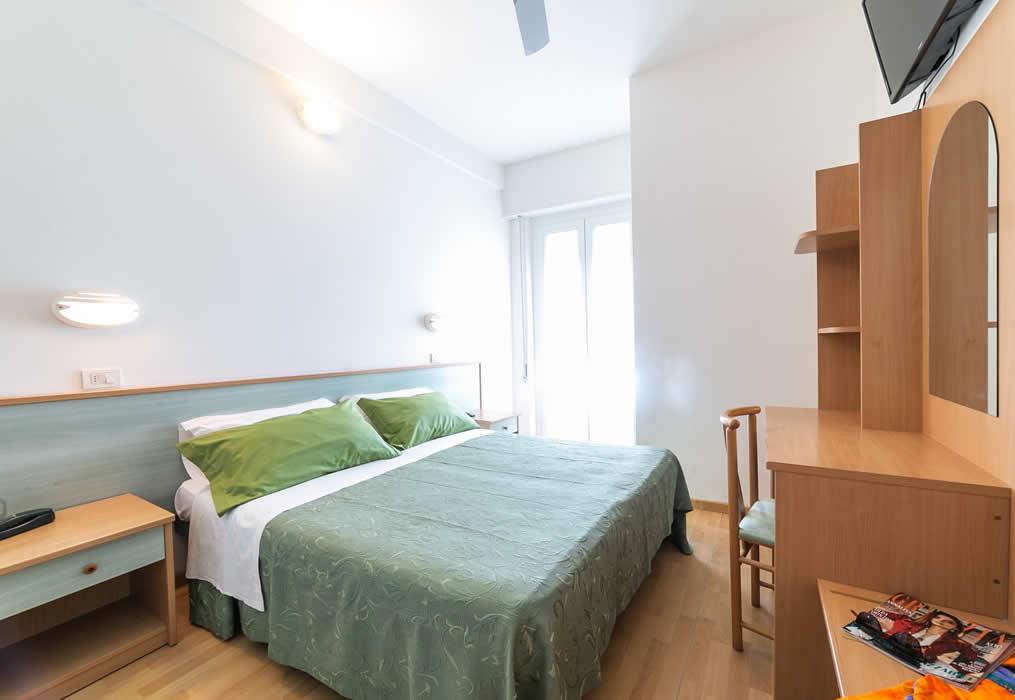 hotelaugustagabicce it camere 023
